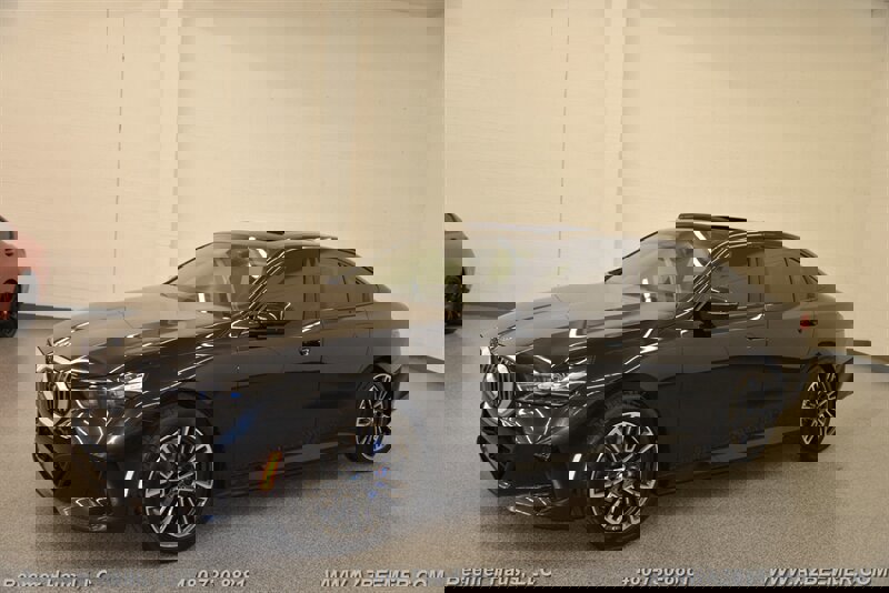 Used 2024 BMW 530i w/ M Sport Package image 4