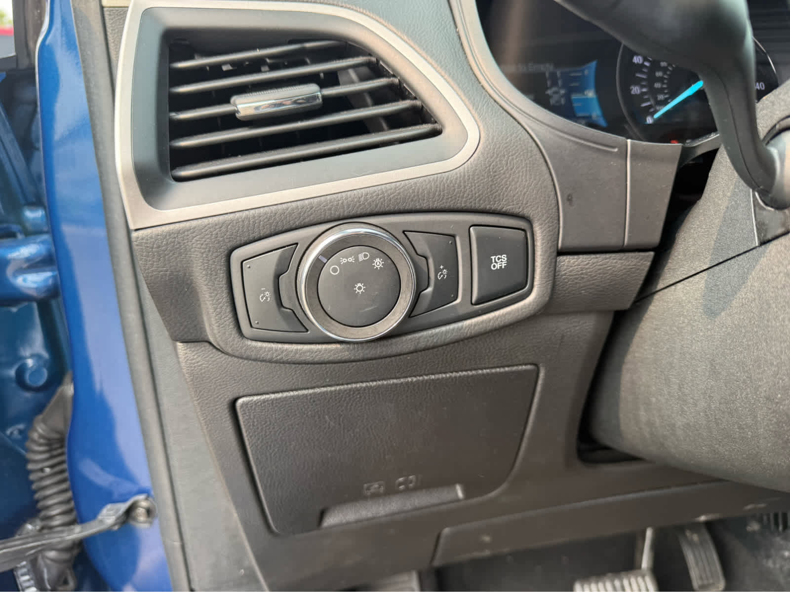 Used 2022 Ford Edge SEL image 11