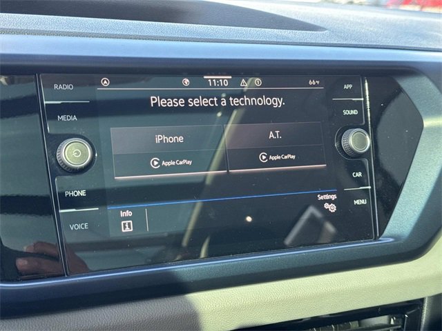 Certified 2022 Volkswagen Taos SE image 18