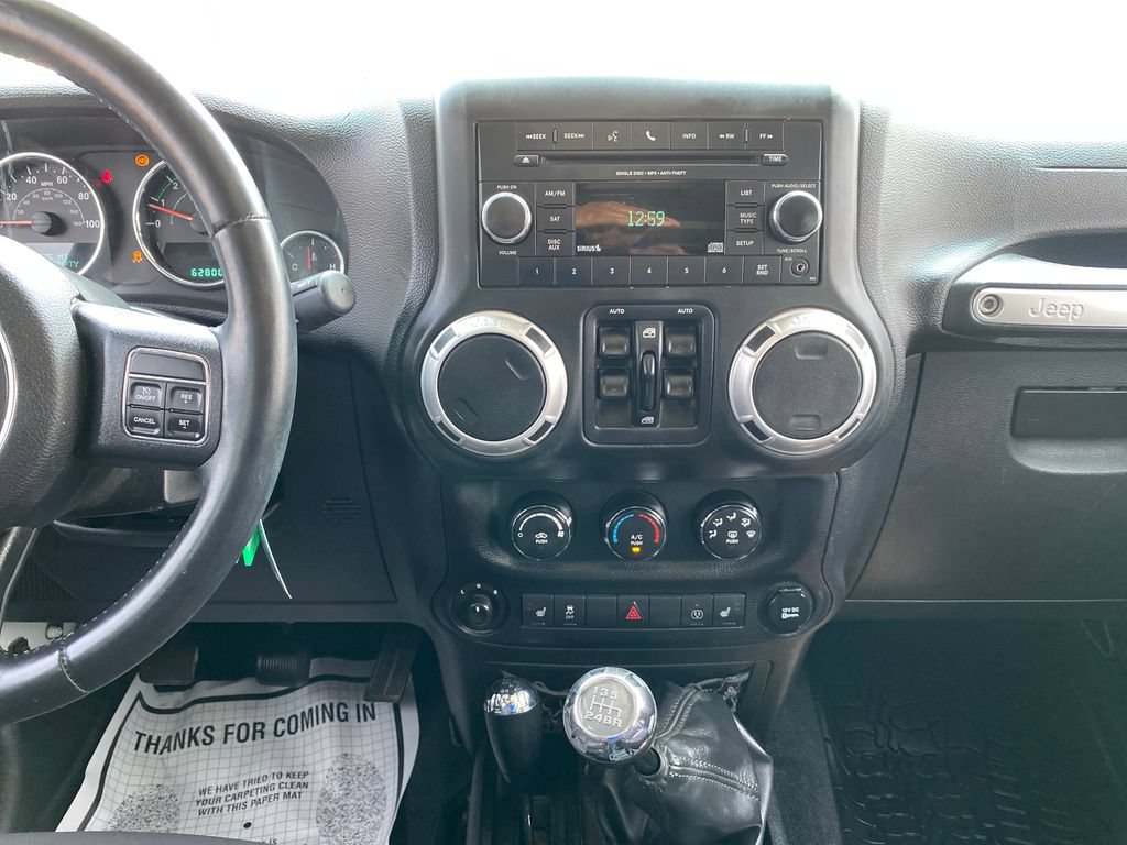 Used 2014 Jeep Wrangler Unlimited Rubicon w/ Connectivity Group AWD/4WD image 18