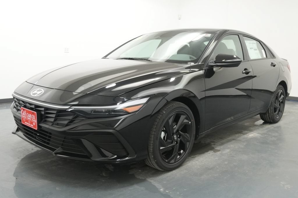 New 2026 Hyundai Elantra Sport FWD image 3