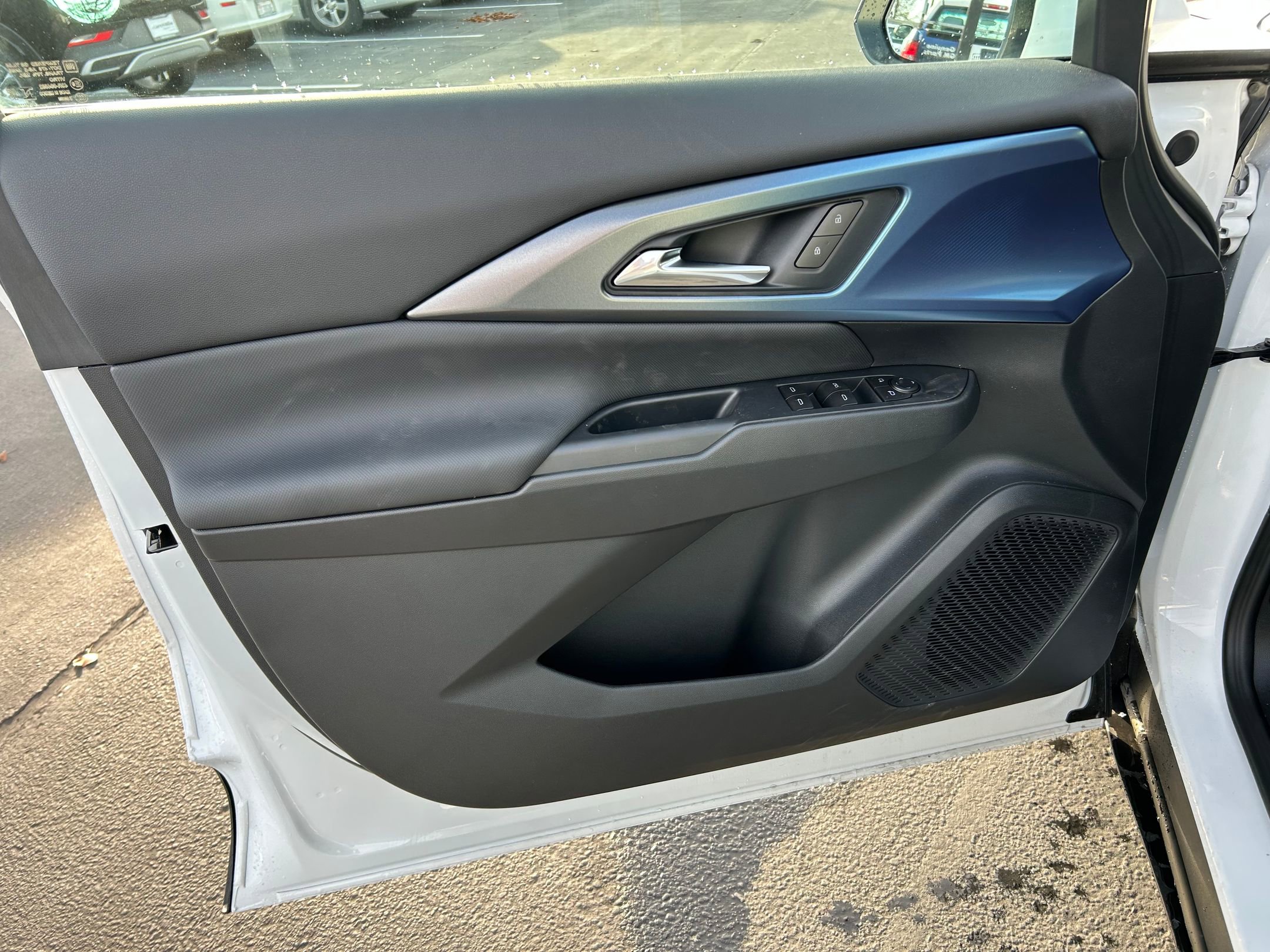 New 2026 Chevrolet Equinox EV LT AWD/4WD image 9