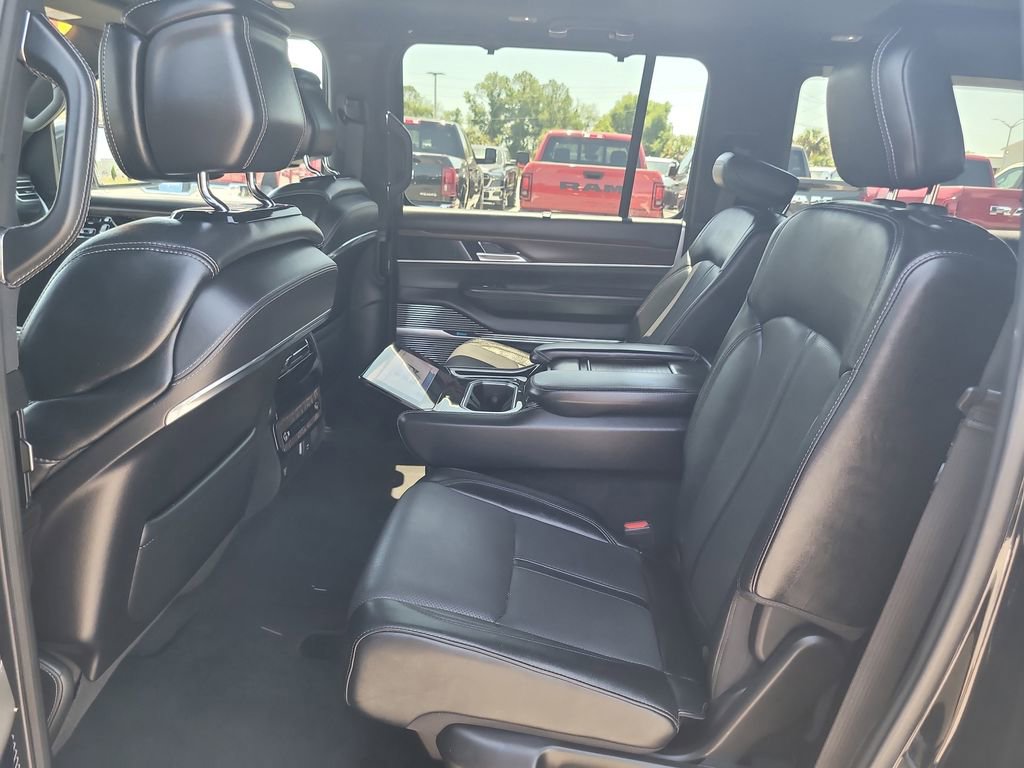 Used 2024 Jeep Grand Wagoneer L 4WD image 12