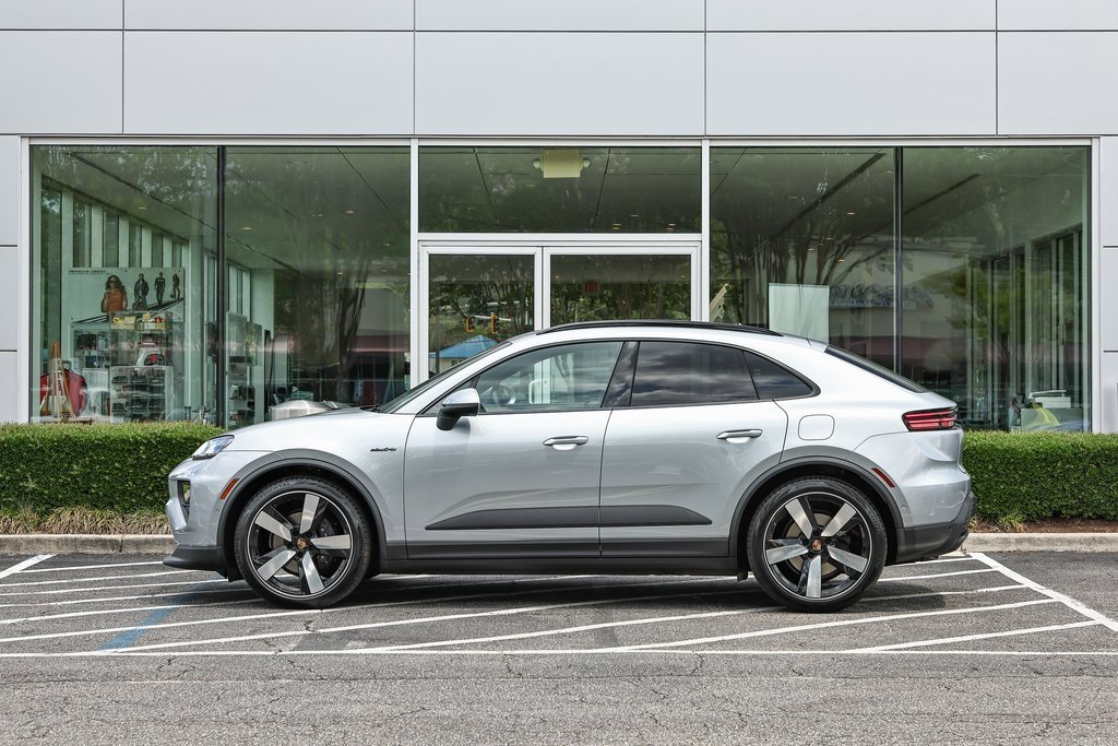 New 2025 Porsche Macan 4 Electric image 2