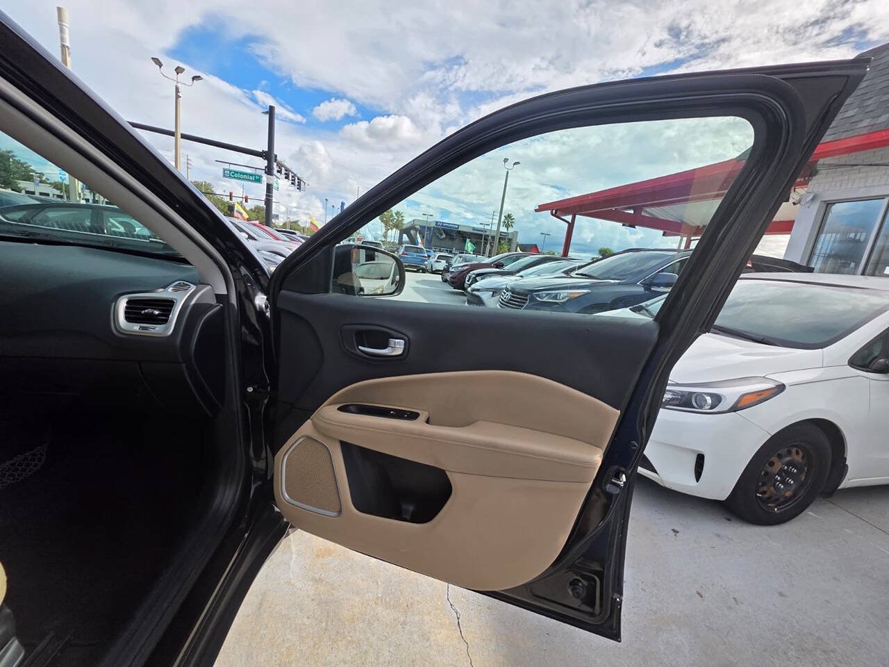 Used 2018 Jeep Compass Sport w/ Tech Group AWD/4WD image 4