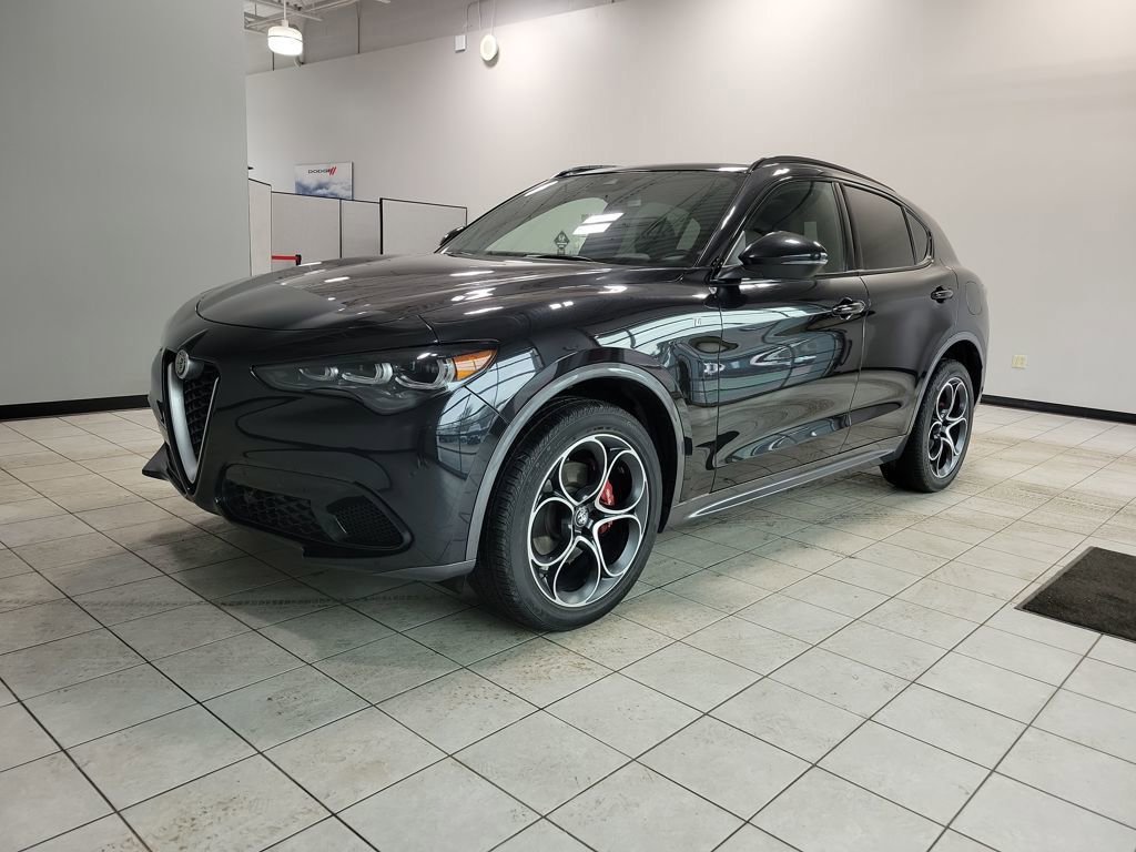 Used 2024 Alfa Romeo Stelvio Ti image 8