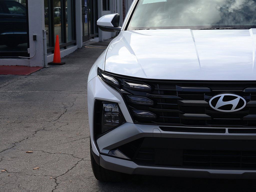 Used 2025 Hyundai Tucson SE image 11