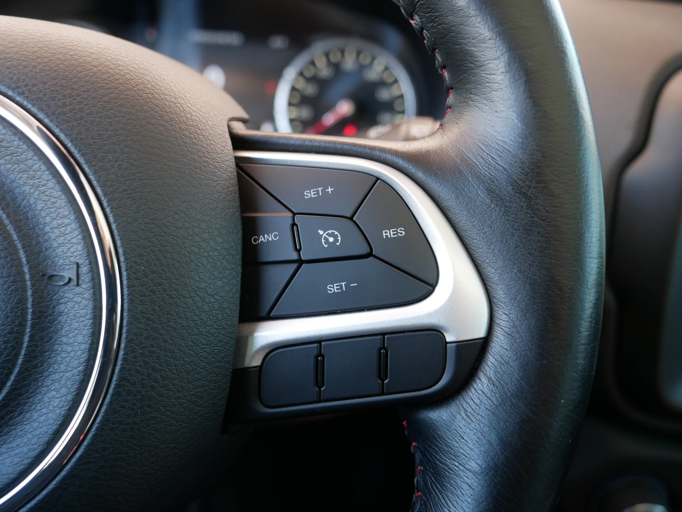 Used 2019 Jeep Renegade Trailhawk image 29