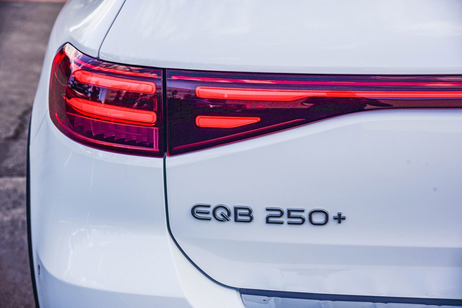 Used 2025 Mercedes-Benz EQB 250+ image 8