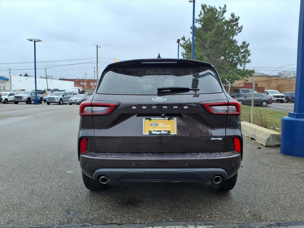 Certified 2023 Ford Escape ST-Line Select w/ Tech Pack #2 image 7
