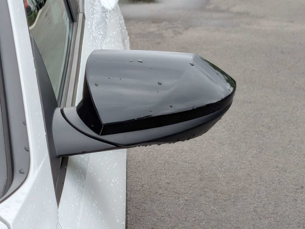 Used 2025 Hyundai Elantra Sport FWD image 11
