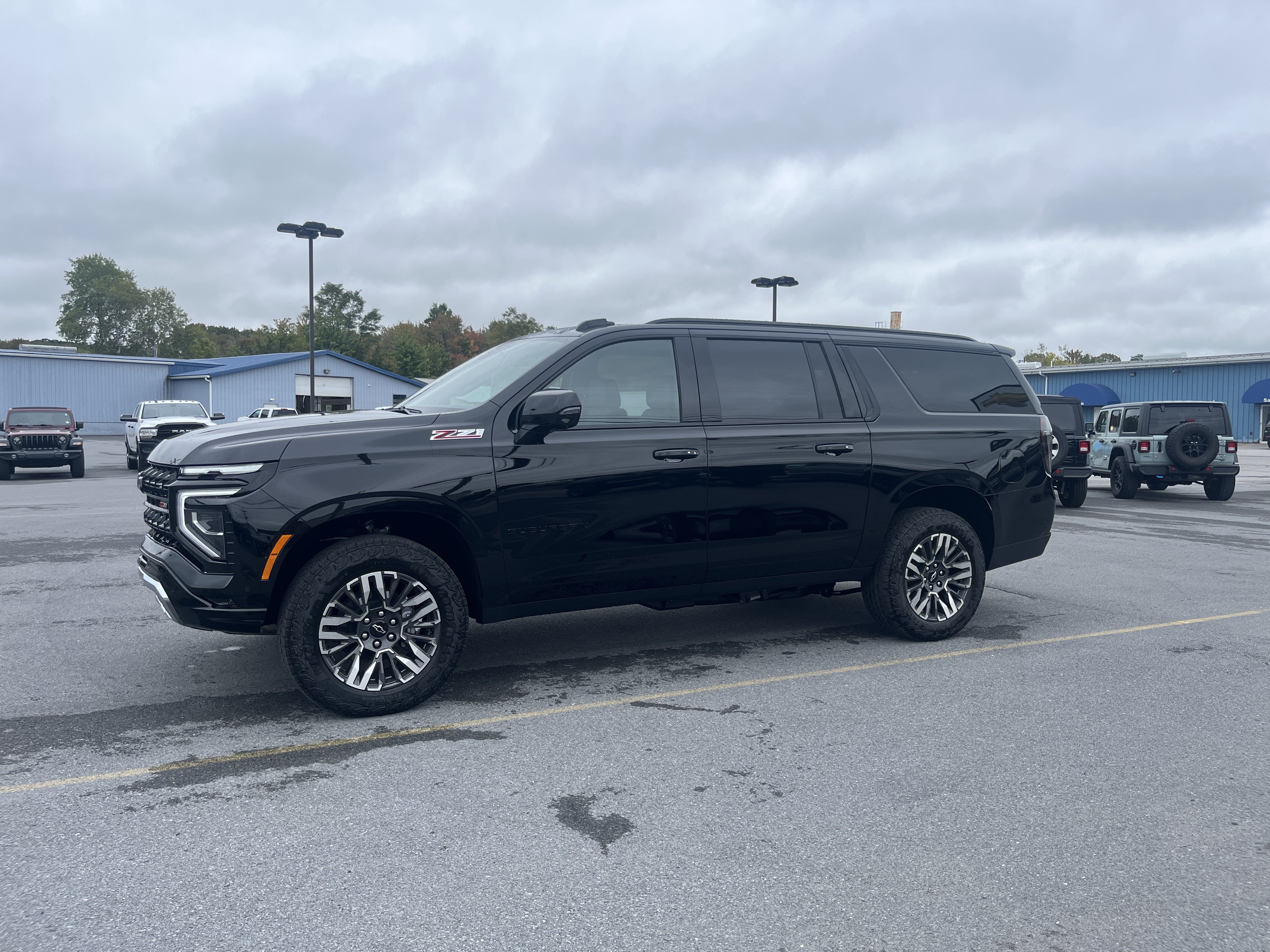 New 2026 Chevrolet Suburban Z71 w/ Comfort Package AWD/4WD image 13
