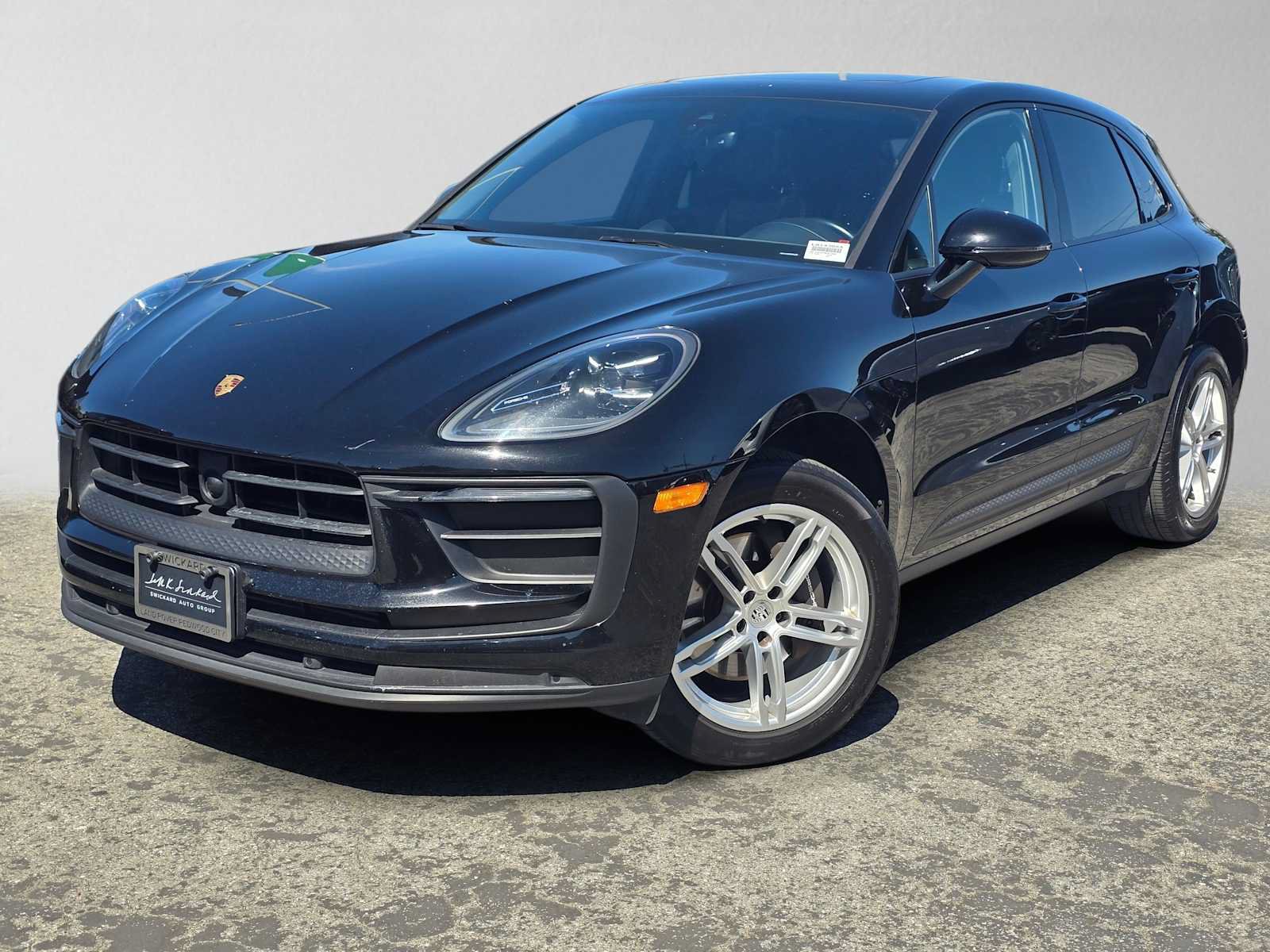 Used 2024 Porsche Macan AWD/4WD image 1