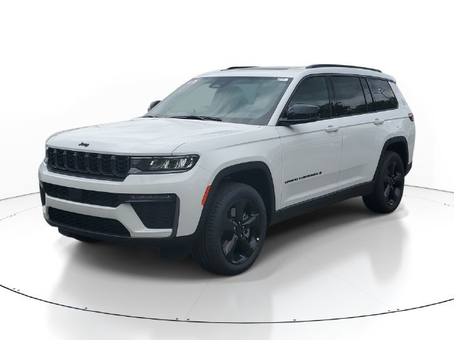 New 2026 Jeep Grand Cherokee L Limited w/ Limited Altitude Package AWD/4WD image 2