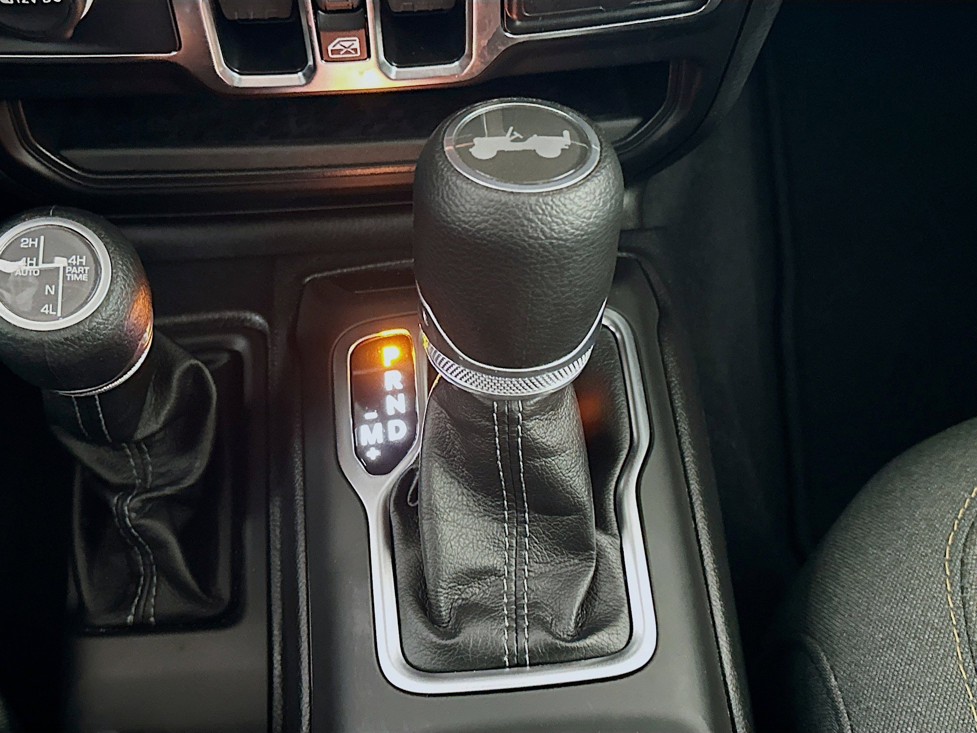 Used 2025 Jeep Wrangler Sahara image 24