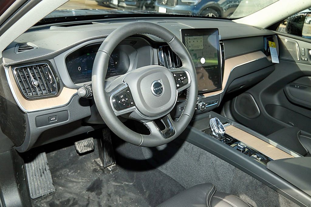 New 2026 Volvo XC60 B5 Ultra w/ Climate Package image 13