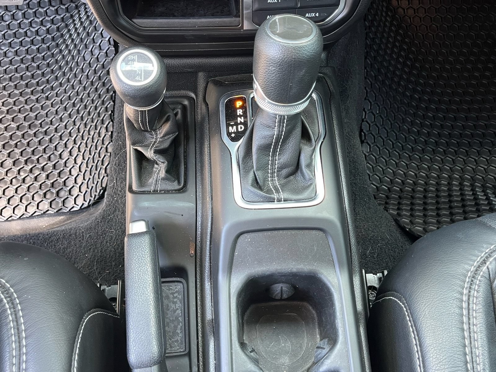 Used 2023 Jeep Wrangler Unlimited Sahara w/ LED Lighting Group AWD/4WD image 27