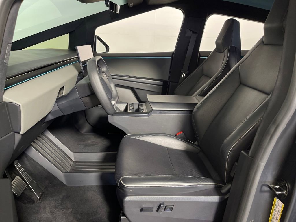 Used 2024 Tesla Cybertruck AWD Crew Cab image 12