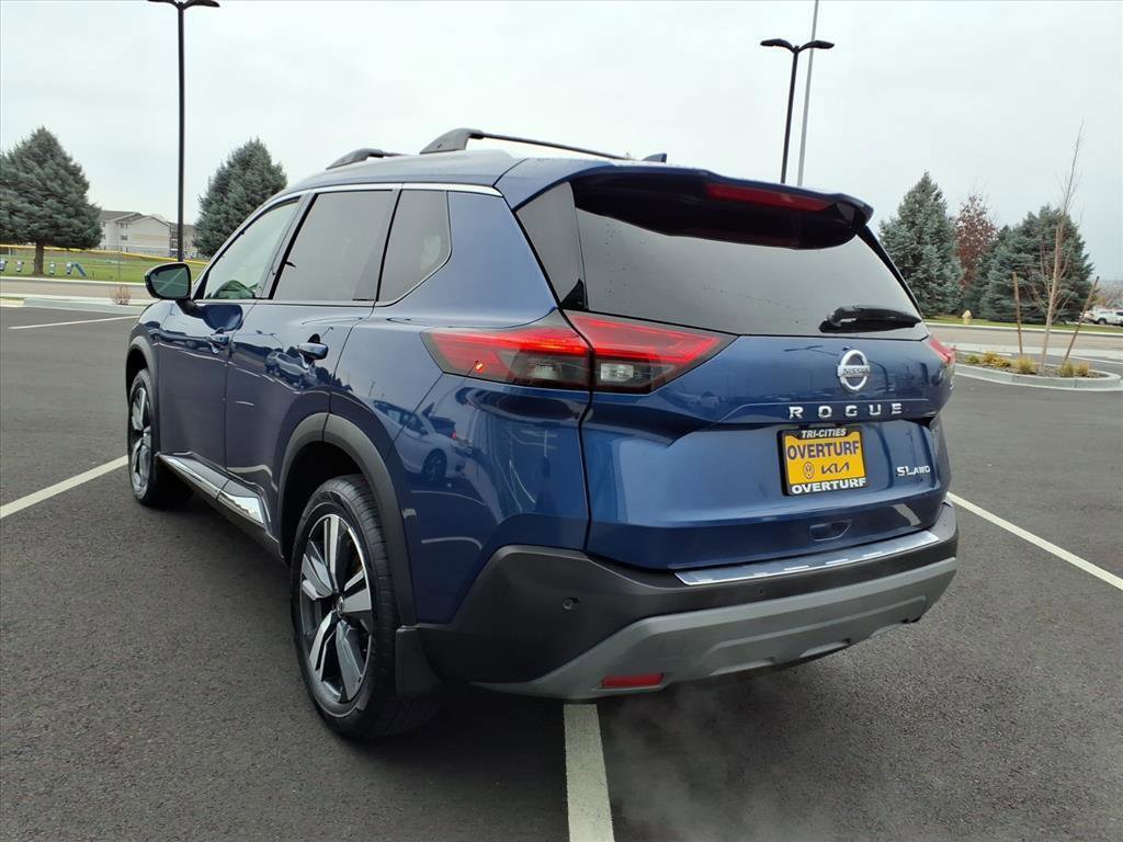 Used 2021 Nissan Rogue SL w/ Premium Package image 2