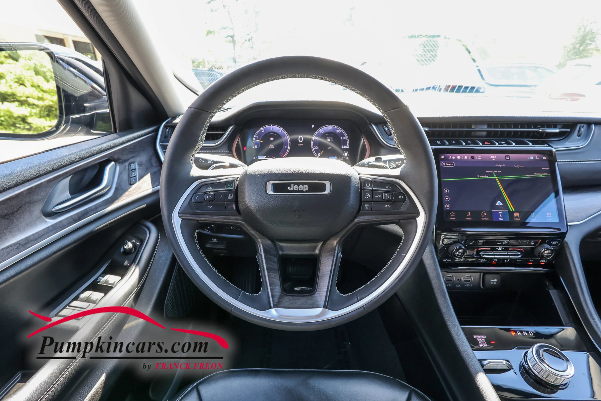 Used 2023 Jeep Grand Cherokee L Limited AWD/4WD image 33