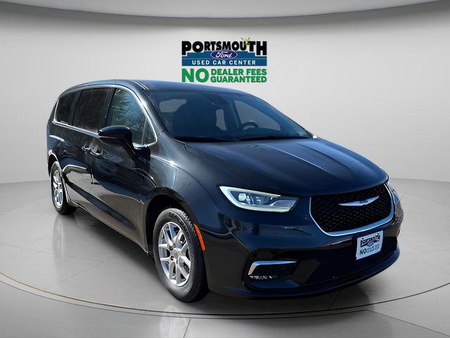 Used 2024 Chrysler Pacifica Touring-L FWD image 1
