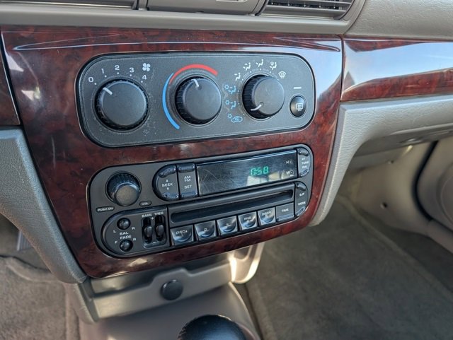 Used 2002 Chrysler Sebring LXi image 12