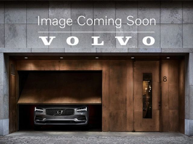 Used 2025 Volvo XC40 B5 Plus AWD/4WD image 1