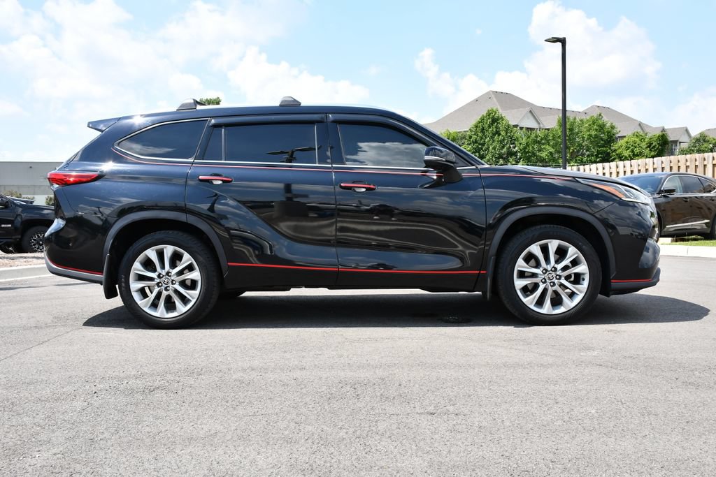 Used 2021 Toyota Highlander Limited AWD/4WD image 8