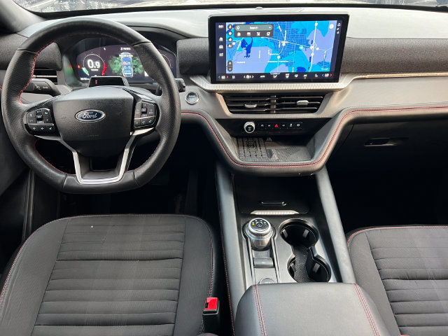 Used 2025 Ford Explorer ST-Line w/ Premium Package AWD/4WD image 3