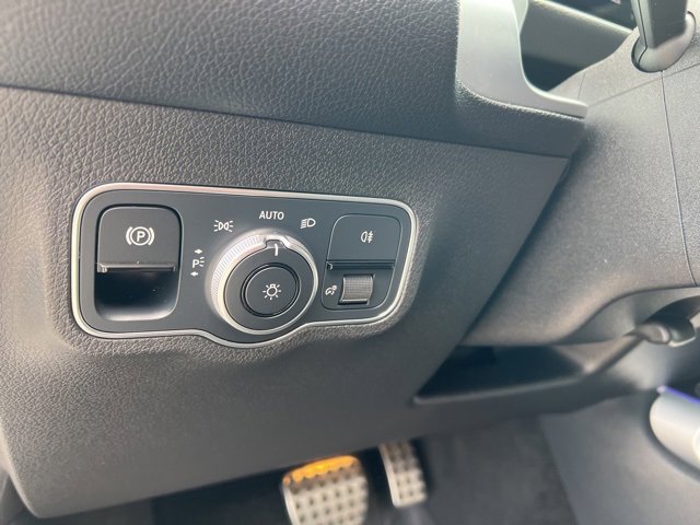 Used 2022 Mercedes-Benz GLB 35 AMG 4MATIC image 17