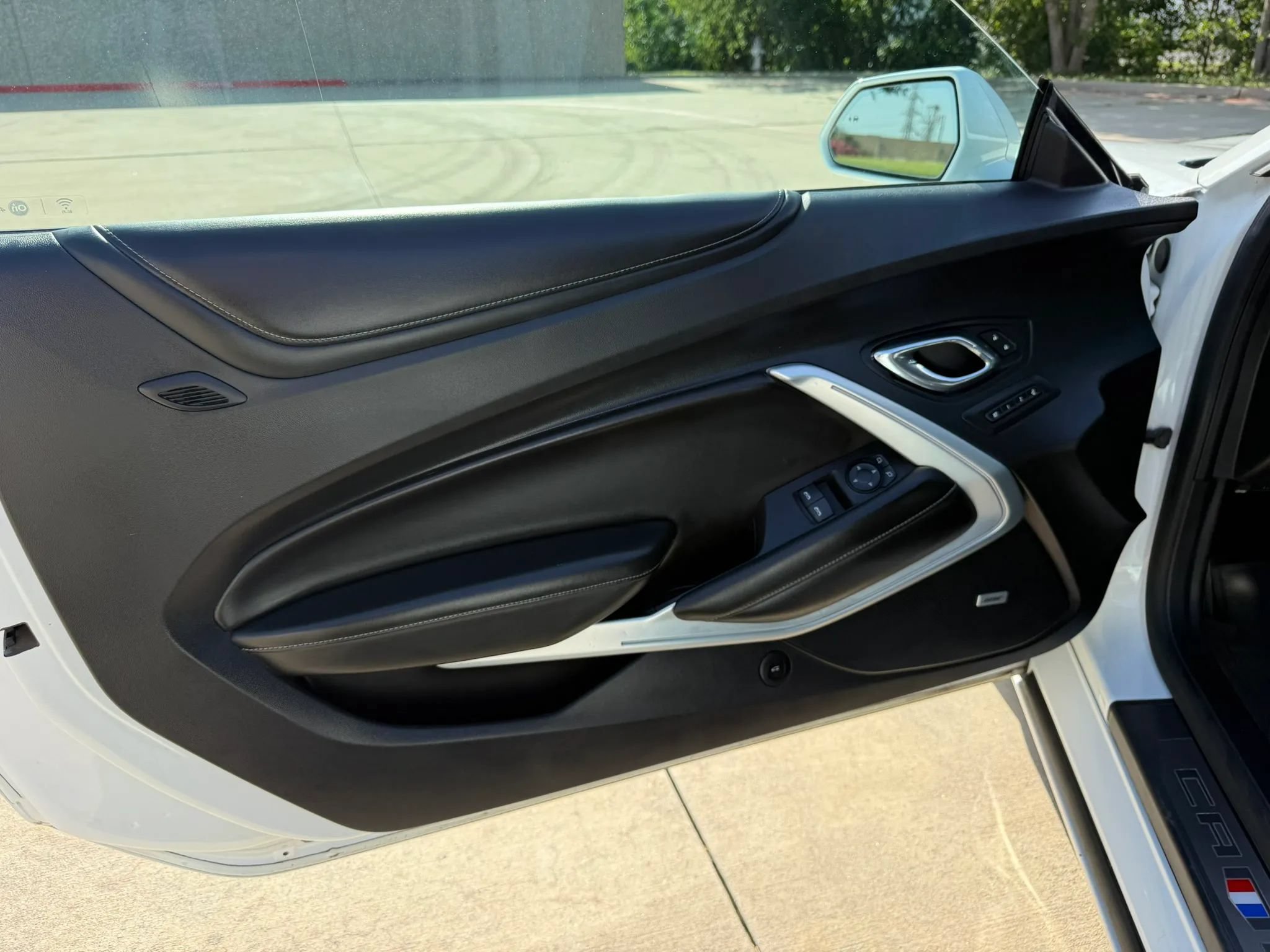Used 2017 Chevrolet Camaro SS RWD image 8