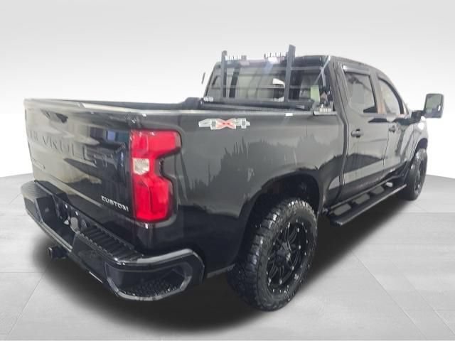 Used 2020 Chevrolet Silverado 1500 Custom w/ Custom Value Package AWD/4WD image 4