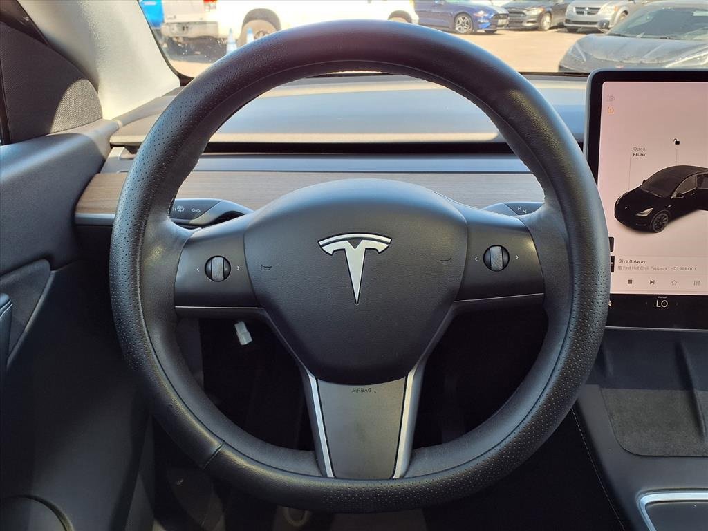 Used 2021 Tesla Model Y Long Range image 34