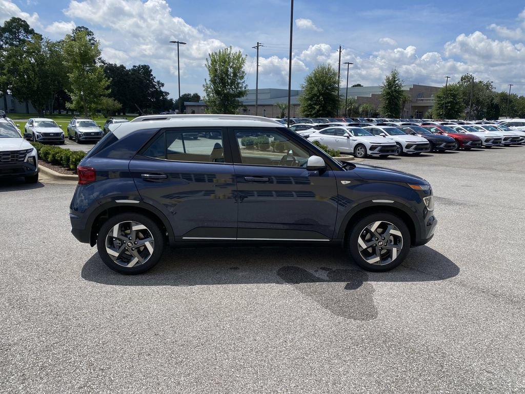 New 2026 Hyundai Venue SEL FWD image 9