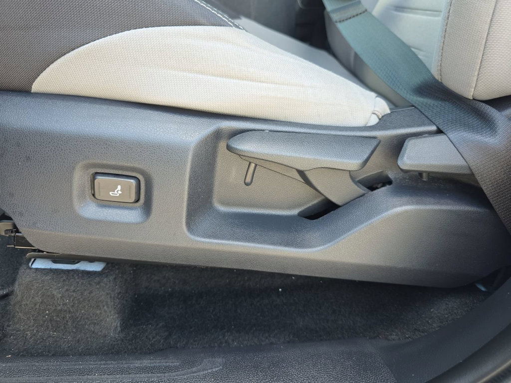Used 2025 Toyota Tacoma TRD Sport AWD/4WD image 18