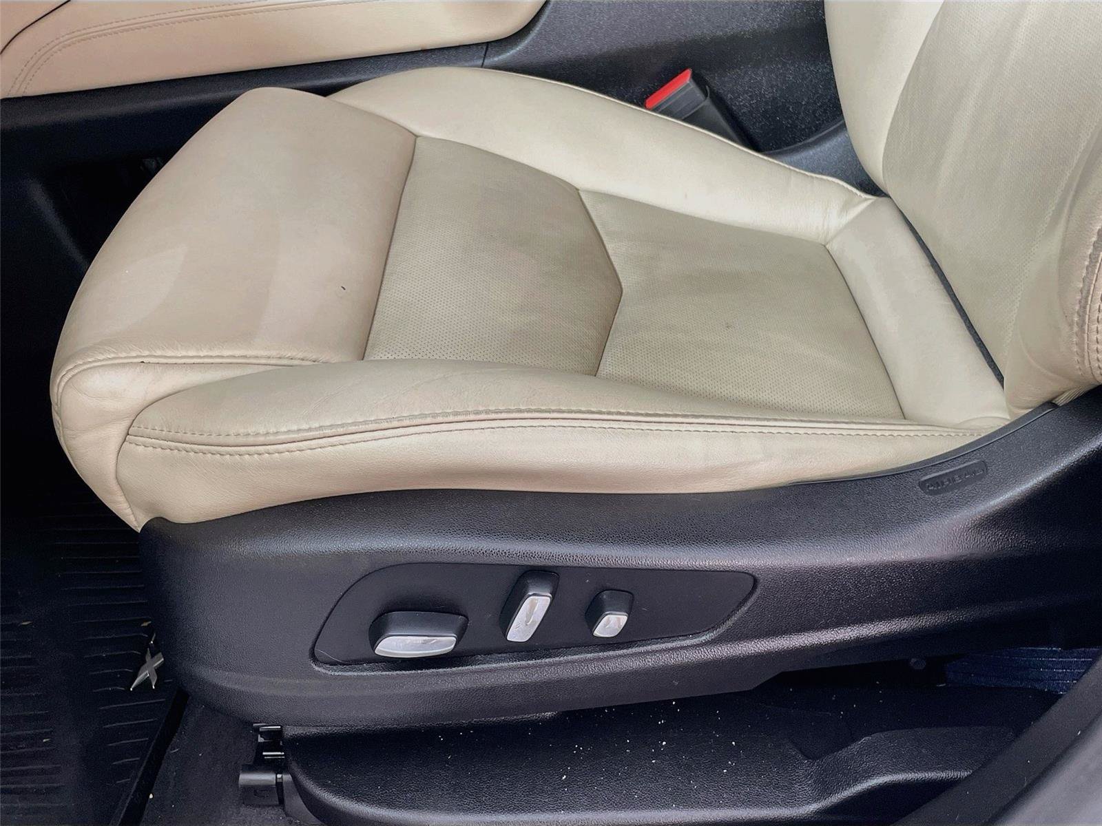 Used 2018 Cadillac XT5 Luxury w/ Driver Awareness Package FWD image 22