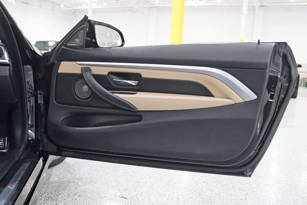Used 2018 BMW M4 Convertible RWD image 35