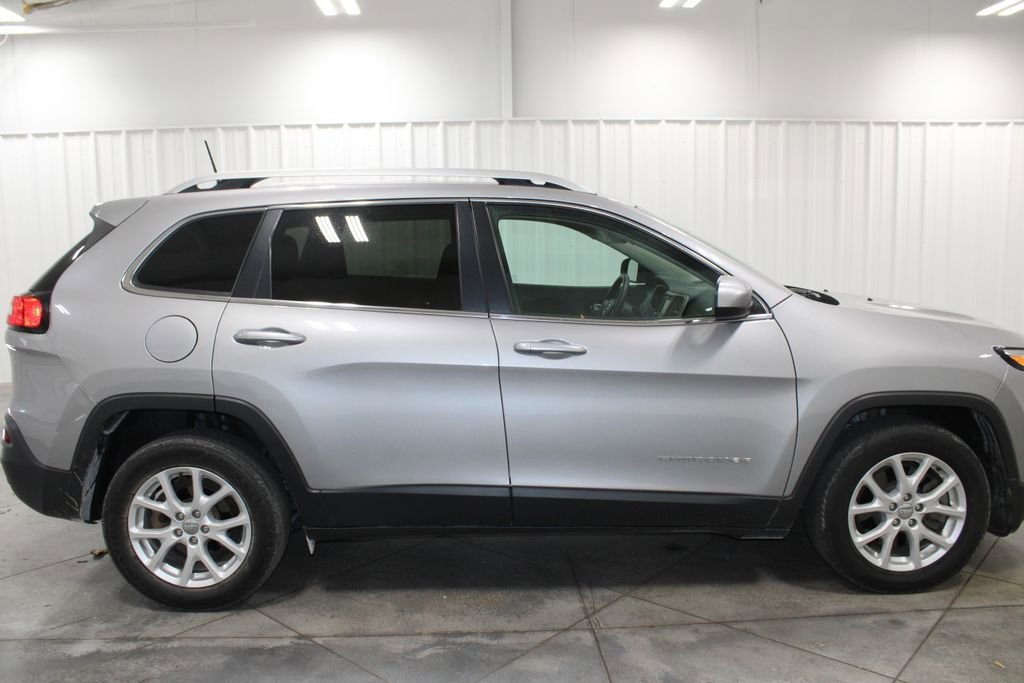 Used 2018 Jeep Cherokee Latitude image 11