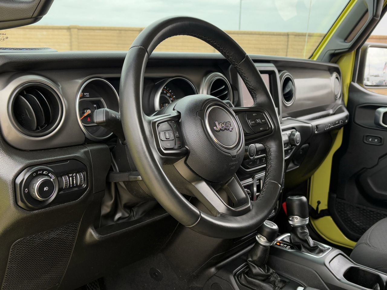 Used 2022 Jeep Wrangler Willys image 14