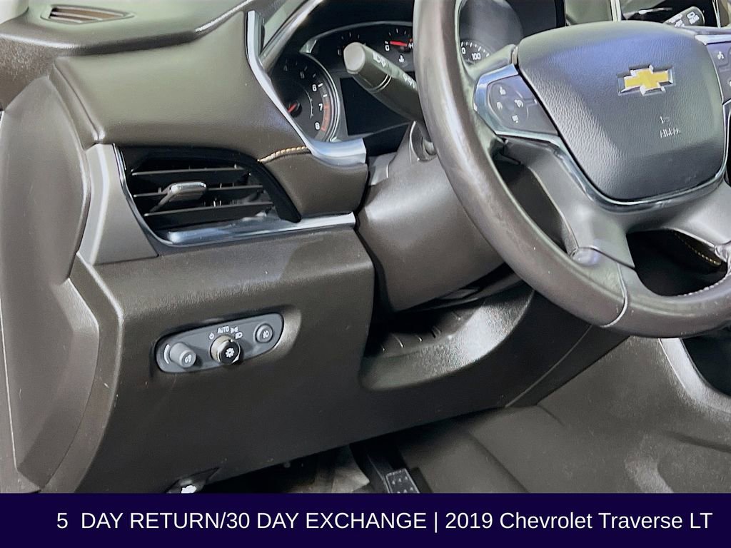 Used 2019 Chevrolet Traverse LT image 12