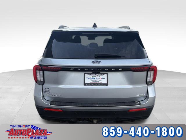Used 2025 Ford Explorer Active AWD/4WD image 10