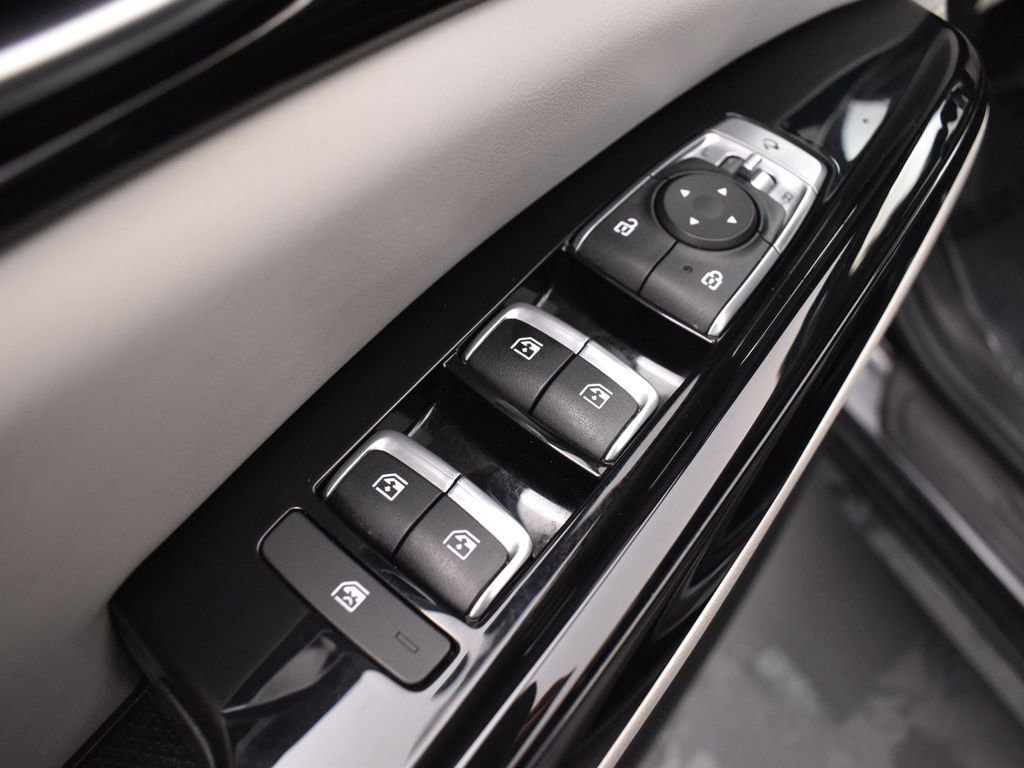 Used 2022 Kia Carnival SX Prestige image 13