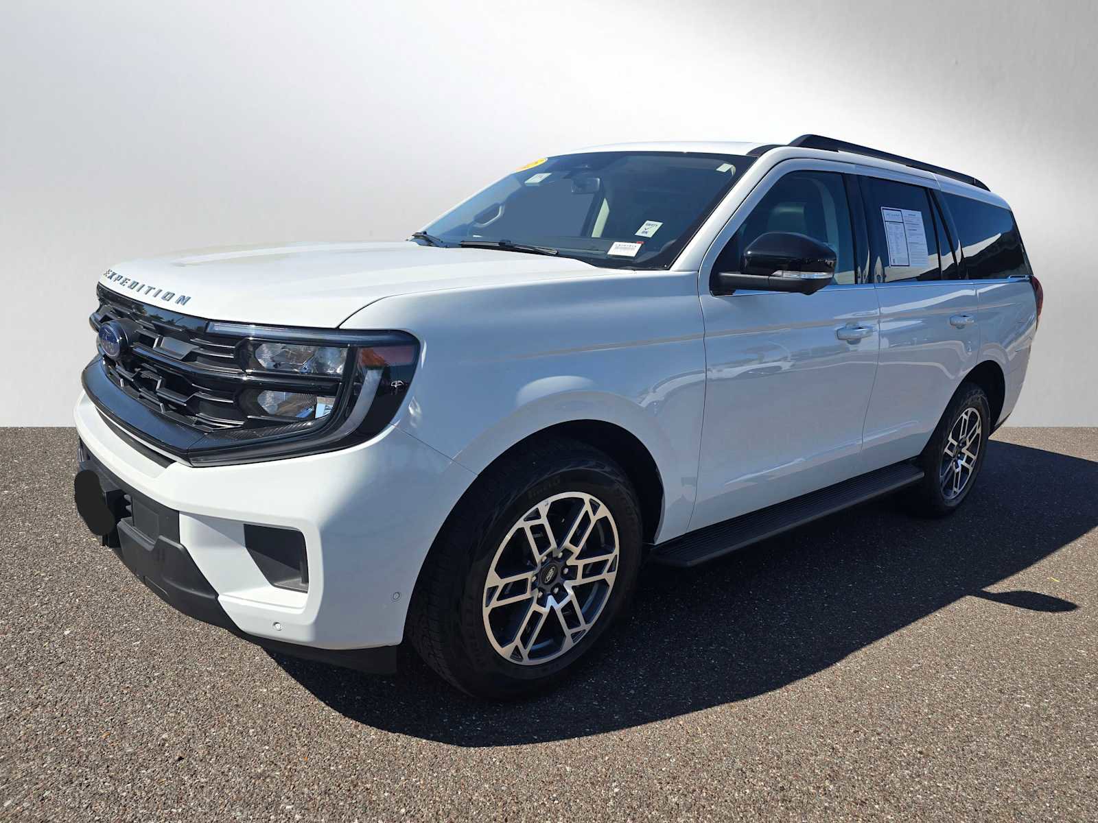 Used 2025 Ford Expedition Active AWD/4WD image 7
