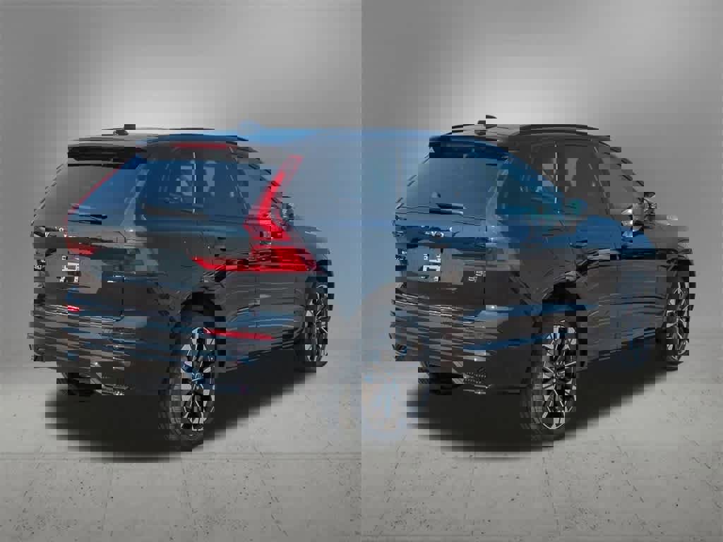Used 2026 Volvo XC60 B5 Plus w/ Protection Package Premier image 6