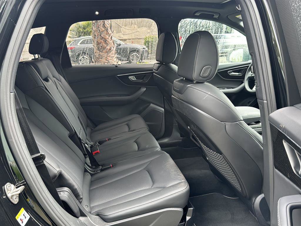 Used 2025 Audi Q7 3.0T Prestige w/ Prestige Package image 15