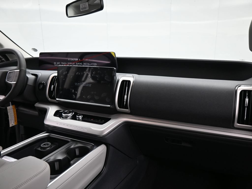 New 2026 Ford Expedition Active RWD image 13