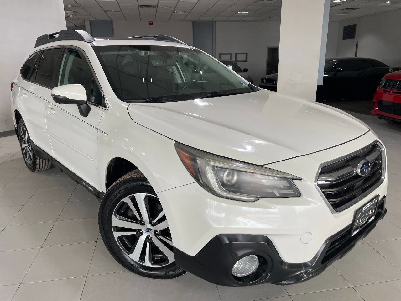Used 2018 Subaru Outback 3.6R Limited image 1