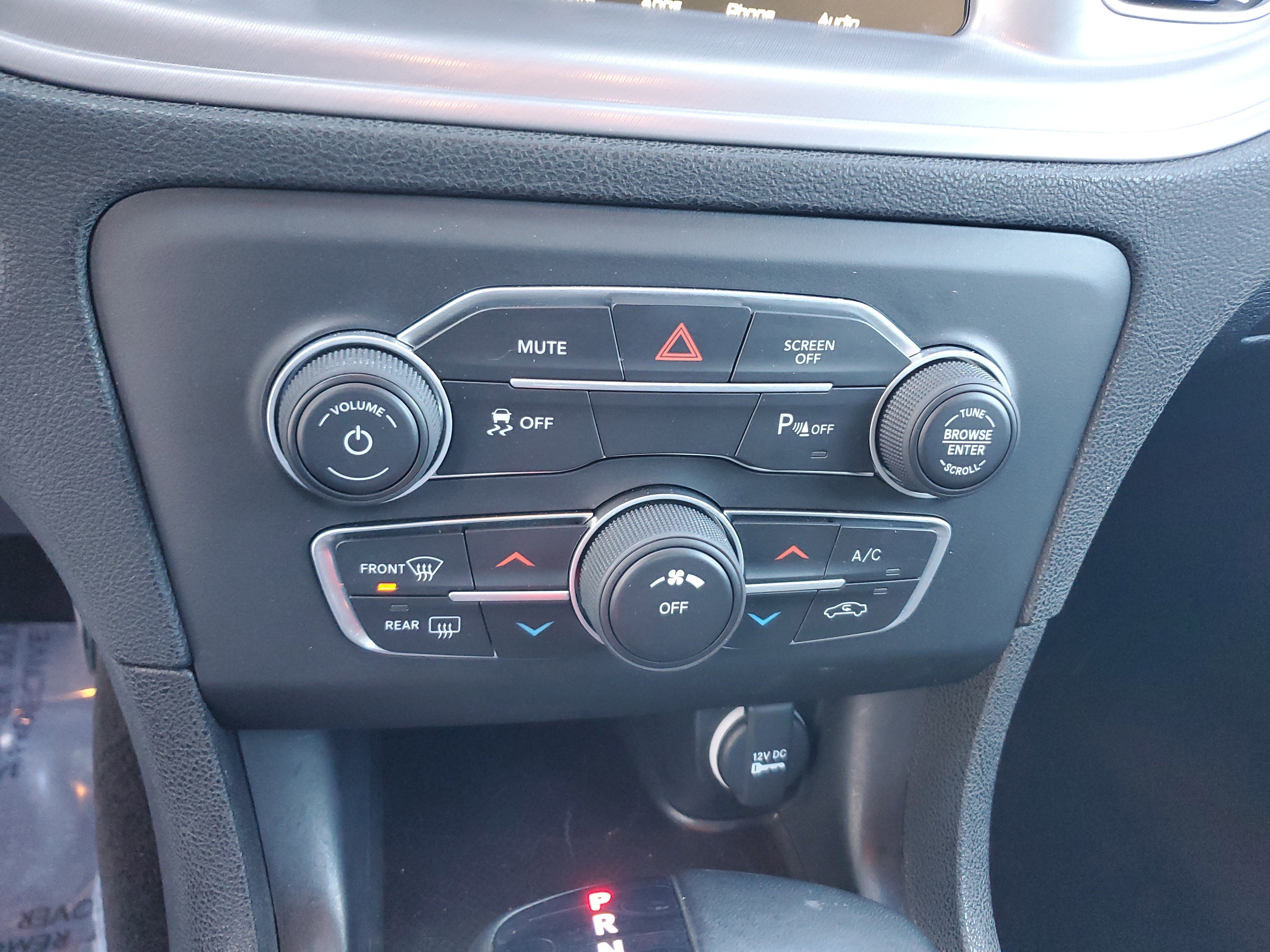 Used 2023 Dodge Charger SXT image 23