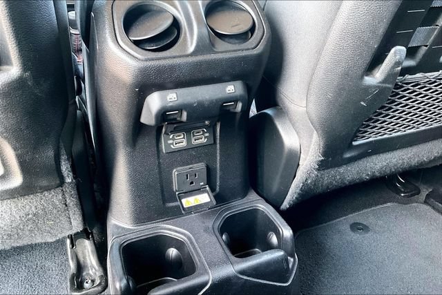 Used 2021 Jeep Wrangler Unlimited Rubicon w/ Dual Top Group AWD/4WD image 10