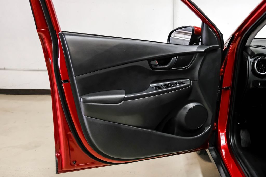 Used 2023 Hyundai Kona SE FWD image 40